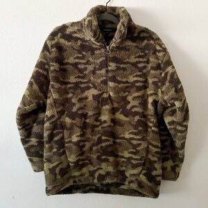Banana Republic Plush Camo Print Women’s Pullover